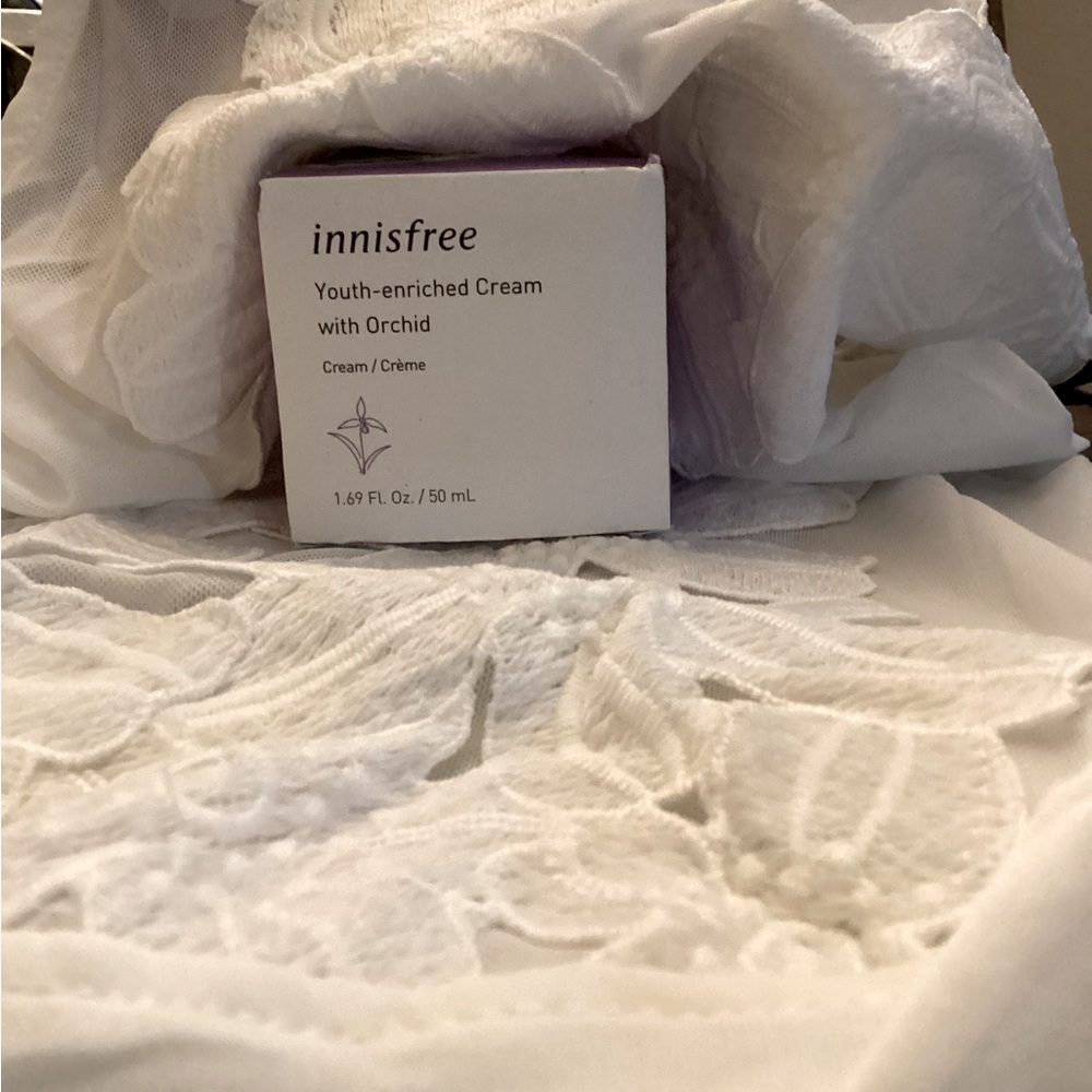 Innisfree youth -enriched cream with Orchid